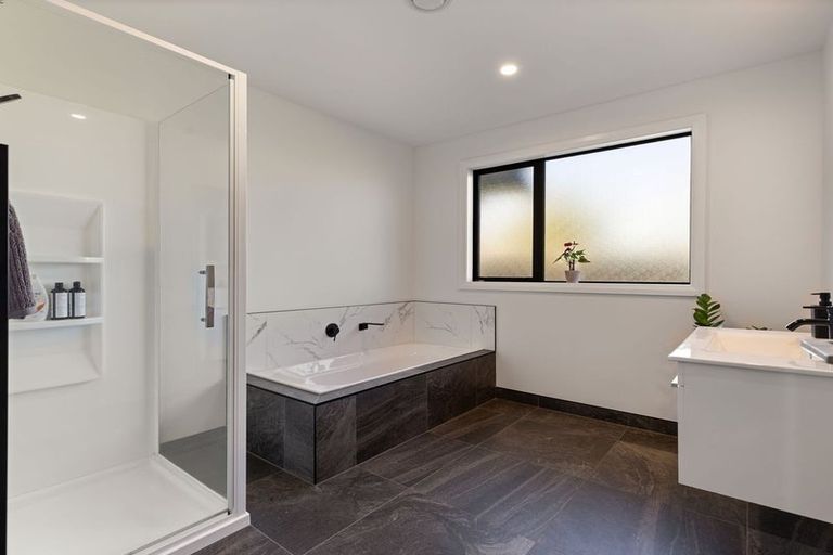 Photo of property in 40 Freedom Drive, Kelvin Grove, Palmerston North, 4414