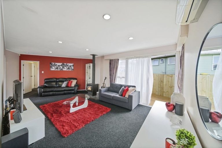 Photo of property in 54a Walworth Avenue, Pakuranga Heights, Auckland, 2010