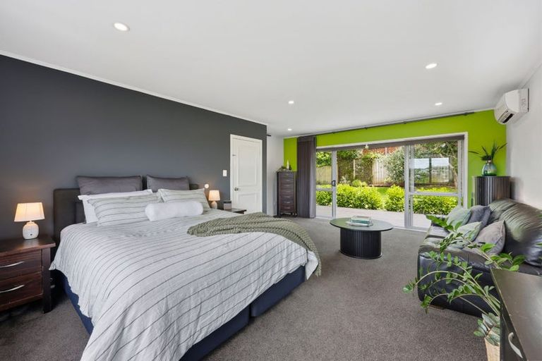 Photo of property in 16 Judkins Crescent, Cockle Bay, Auckland, 2014