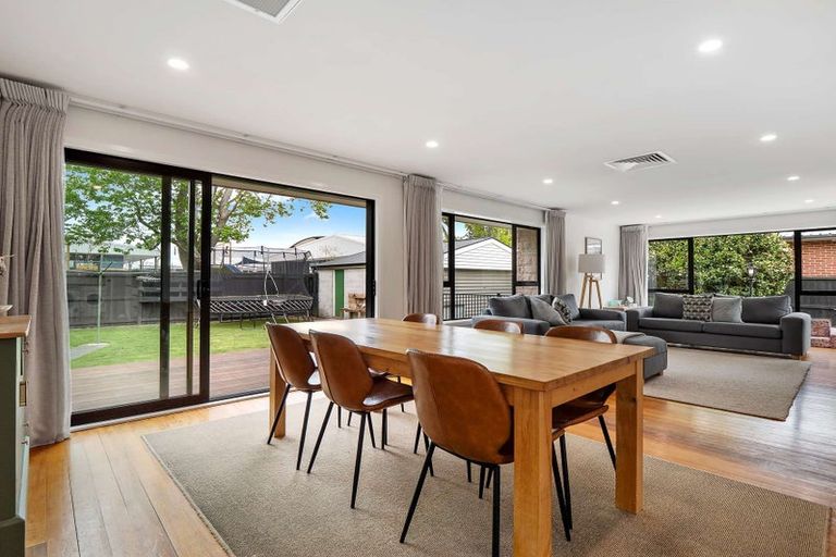 Photo of property in 53 Woodbury Street, Russley, Christchurch, 8042