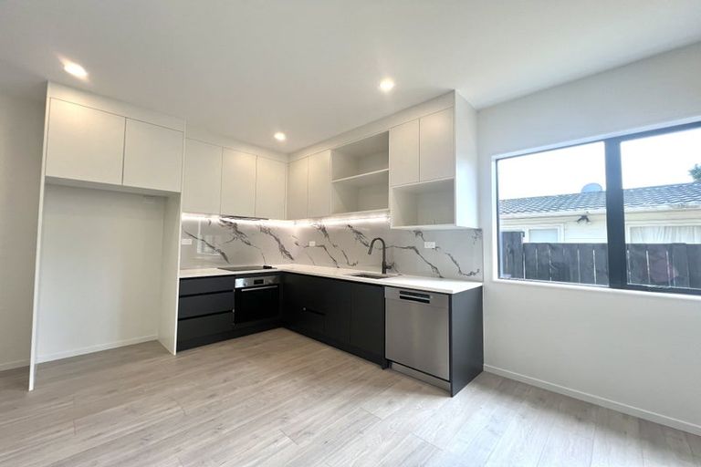 Photo of property in 25 Seaview Road, Glenfield, Auckland, 0629