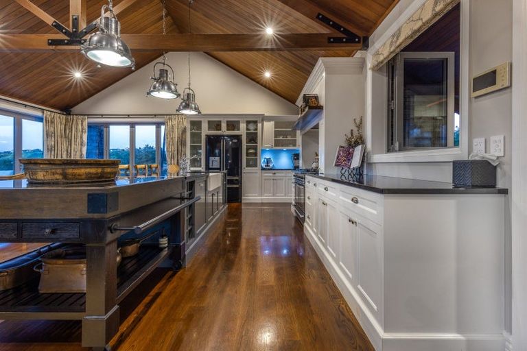 Photo of property in 2 Otaihanga Road, Paraparaumu Beach, Paraparaumu, 5032
