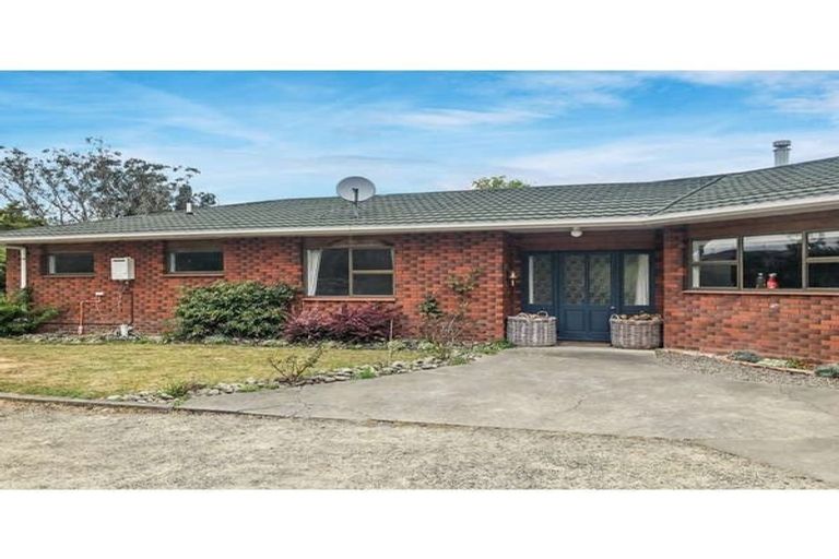 Photo of property in 32 Hillcrest Road, Ashhurst, Palmerston North, 4470
