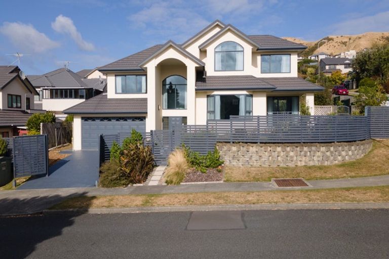 Photo of property in 7 Amesbury Drive, Churton Park, Wellington, 6037