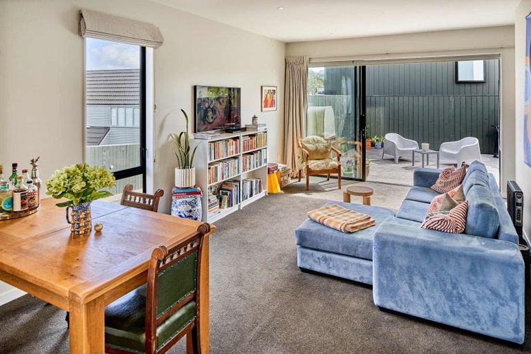 Photo of property in 6u9 Oswald Crescent, Paparangi, Wellington, 6037