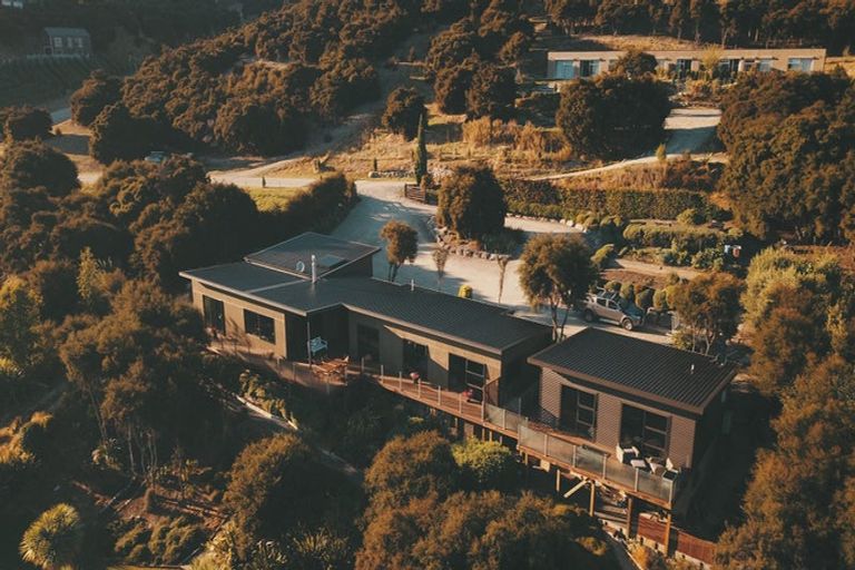 Photo of property in 16 Hidden Hills Drive, Wanaka, 9305