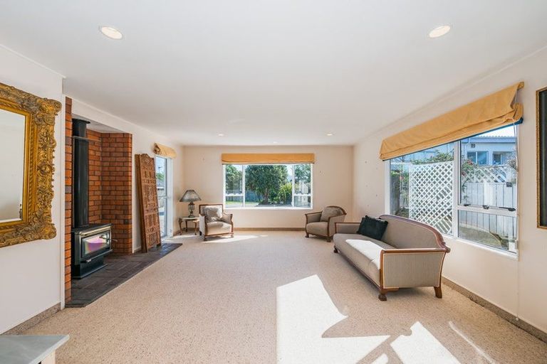 Photo of property in 8 Falla Street, Paraparaumu Beach, Paraparaumu, 5032