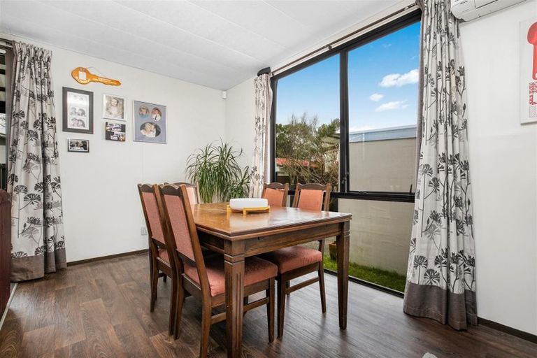 Photo of property in 2/88d Kelvin Road, Papakura, 2110