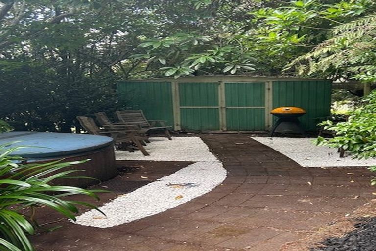 Photo of property in 191 Shaw Road, Oratia, Auckland, 0604
