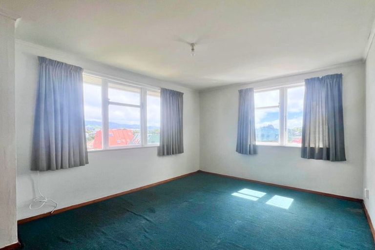 Photo of property in 5-7 Hazard Grove, Cannons Creek, Porirua, 5024
