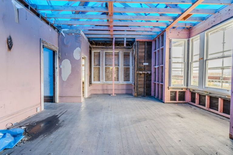 Photo of property in 1 Phillips Street, Kensington, Dunedin, 9011