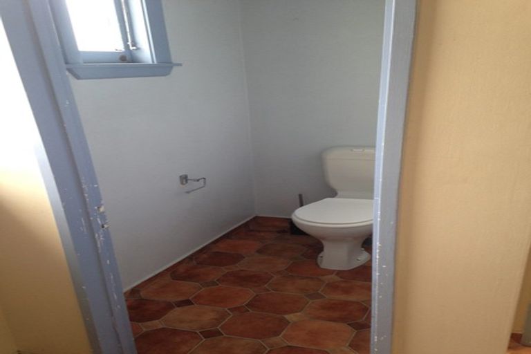 Photo of property in 37 Lyndon Street, Riccarton, Christchurch, 8041