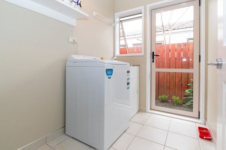 Photo of property in 3/14 Milton Road, Orewa, 0931