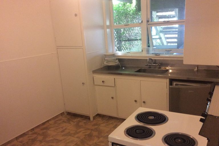 Photo of property in Lynton Lodge, 25 Examiner Street, Nelson, 7010