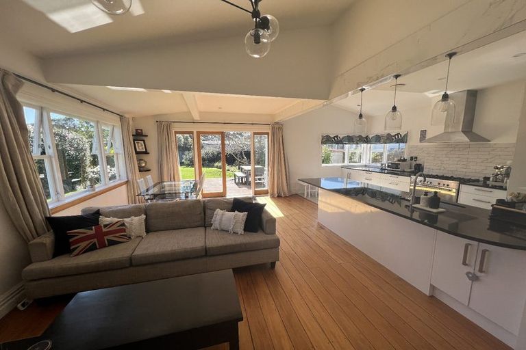 Photo of property in 17 Fife Lane, Miramar, Wellington, 6022