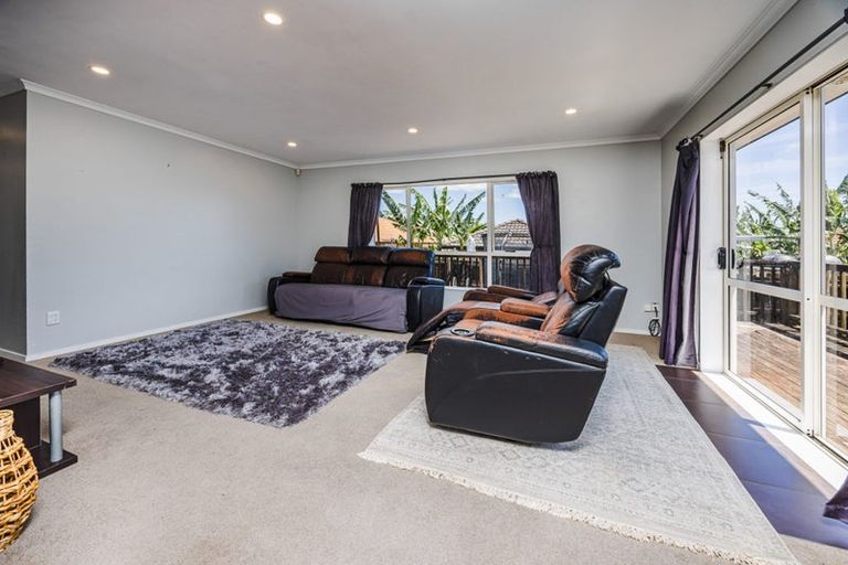 Photo of property in 12 Prado Drive, Pukekohe, 2120