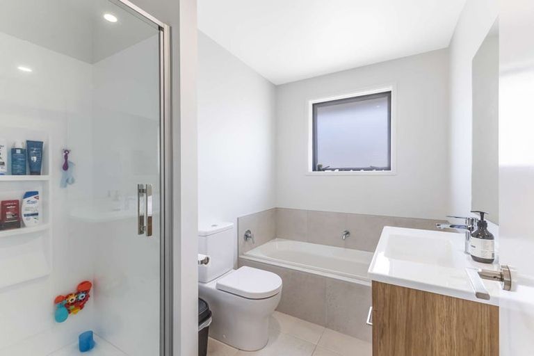 Photo of property in 10 Rehua Place, Waiwhakaiho, New Plymouth, 4312