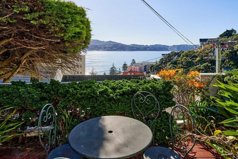 Photo of property in 7 Wilkinson Street, Oriental Bay, Wellington, 6011