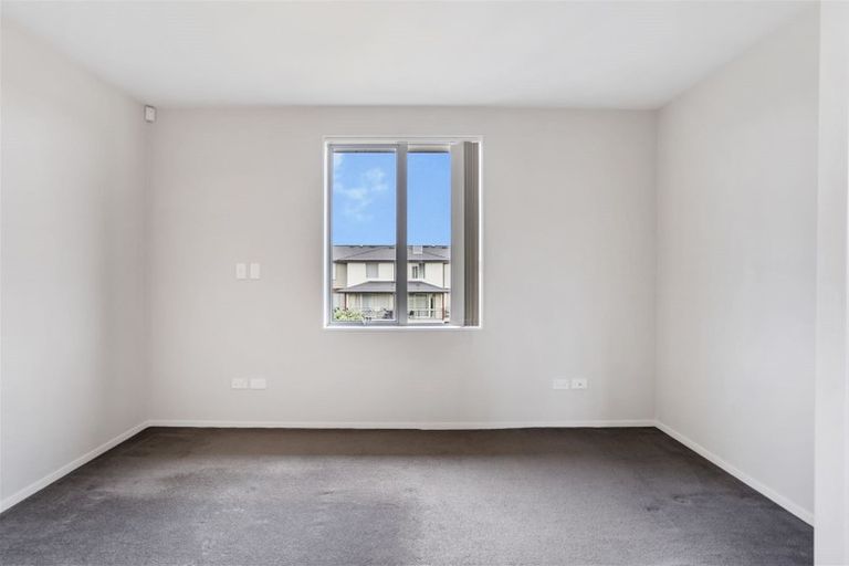 Photo of property in 4/25 Opito Way, East Tamaki, Auckland, 2013