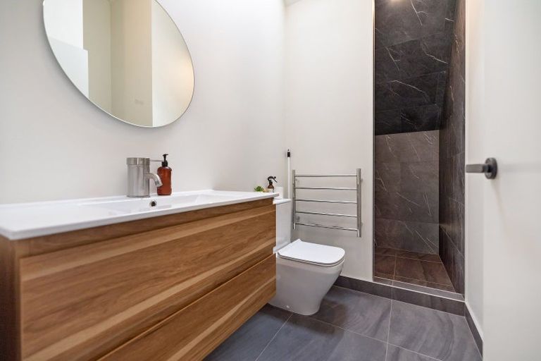 Photo of property in 62 Casterway Crescent, Jacks Point, 9371