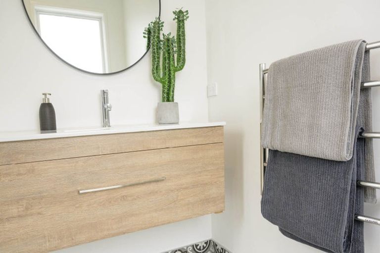 Photo of property in 6 Kaipara Portage Road, Riverhead, 0820