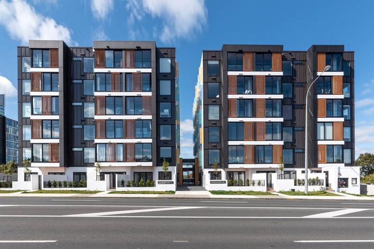 Photo of property in Frank Sargeson Apts, 204/74 Anzac Street, Takapuna, Auckland, 0622