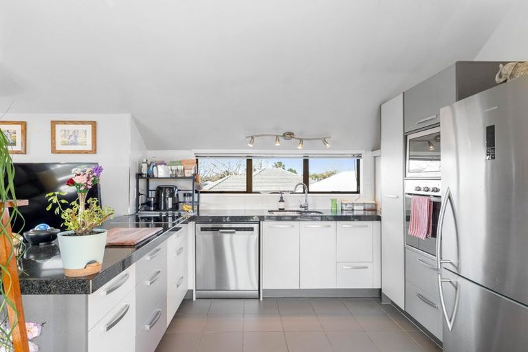 Photo of property in 162a Avonhead Road, Avonhead, Christchurch, 8042