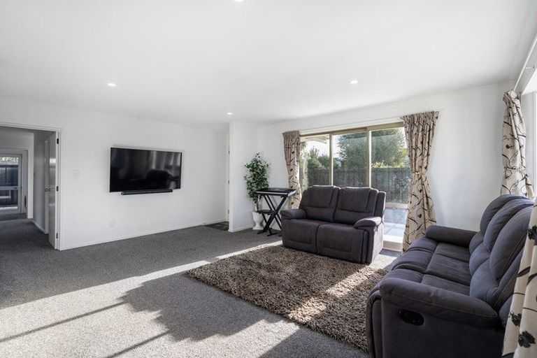 Photo of property in 21a Belfast Road, Belfast, Christchurch, 8051