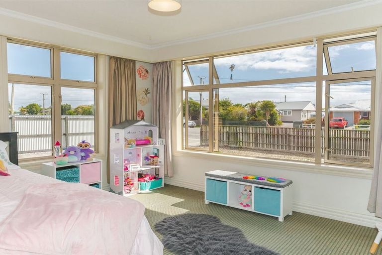 Photo of property in 32 Brougham Street, Westport, 7825