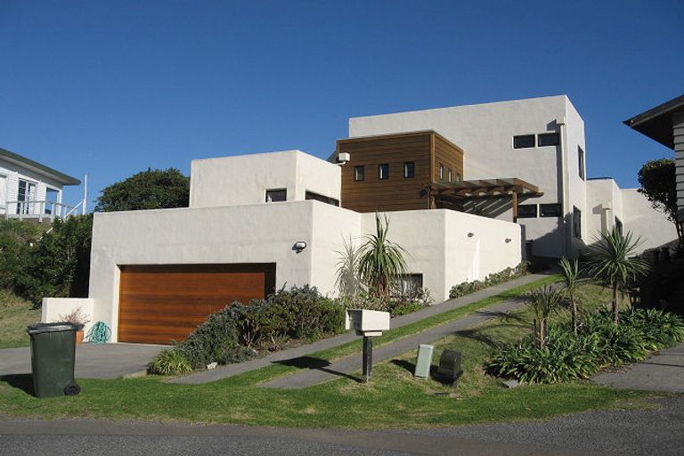 Photo of property in 22 The Crescent, Raumati South, Paraparaumu, 5032
