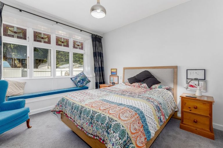 Photo of property in 64 Oroua Street, Eastbourne, Lower Hutt, 5013