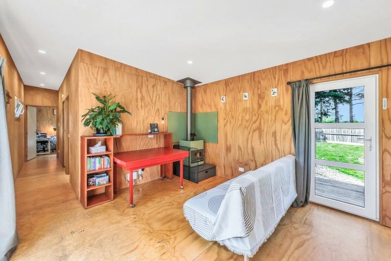 Photo of property in 5 Cross Street, Coalgate, 7673