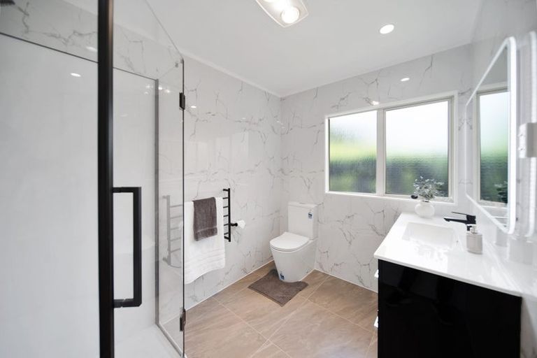 Photo of property in 8a Margarita Rise, Pukekohe, 2120