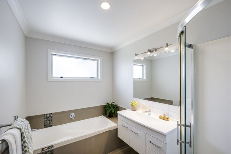 Photo of property in 17 Aoraki Road, Poraiti, Napier, 4112