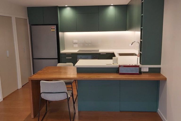 Photo of property in 32 Melrose Road, Island Bay, Wellington, 6023