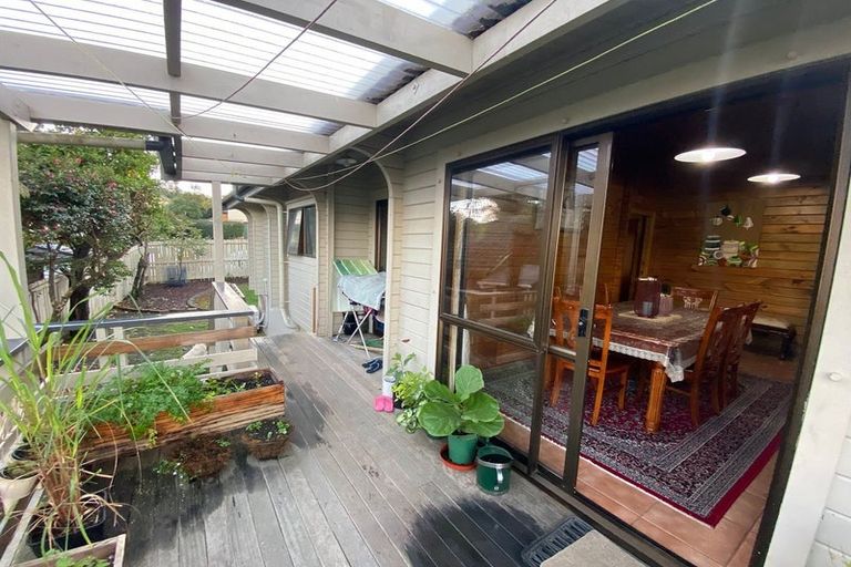 Photo of property in 10 Lagoon Way, West Harbour, Auckland, 0618