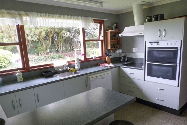 Photo of property in 339 Oteramika Road, Seaward Bush, Invercargill, 9871