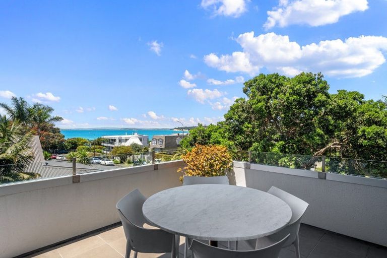 Photo of property in 2/2a Earnoch Avenue, Takapuna, Auckland, 0622