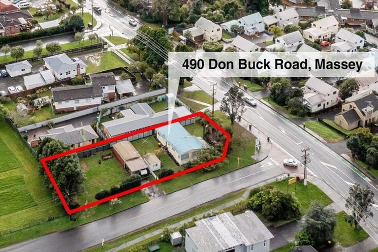 Photo of property in 490 Don Buck Road, Massey, Auckland, 0614