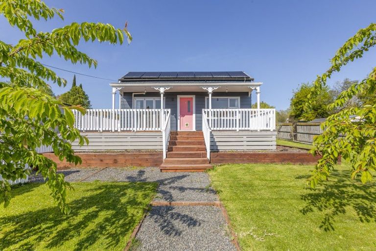 Photo of property in 17 Watts Street, Waipawa, 4210
