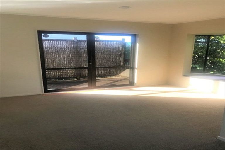 Photo of property in 1 Bass Street, West Harbour, Auckland, 0618