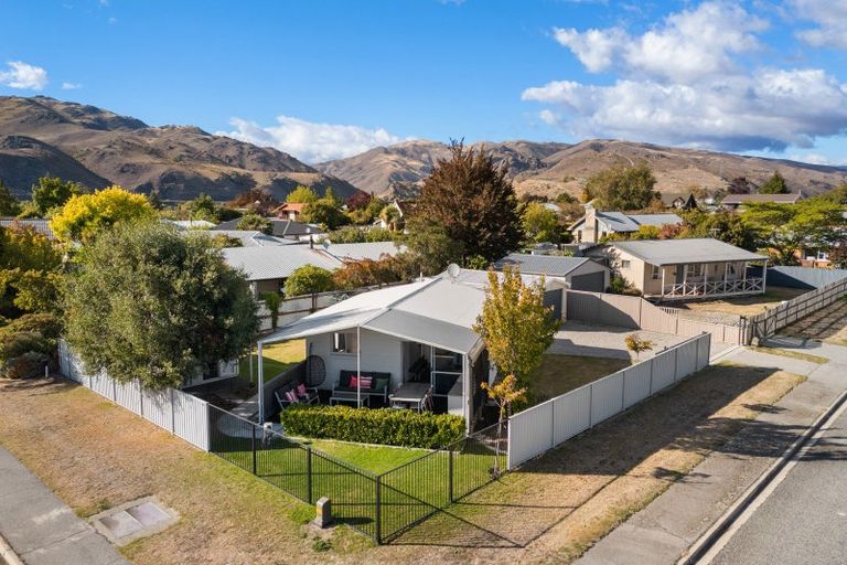 Photo of property in 82 Molyneux Avenue, Cromwell, 9310