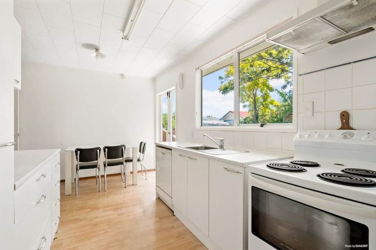 Photo of property in 1/118 Hillcrest Road, Papatoetoe, Auckland, 2025