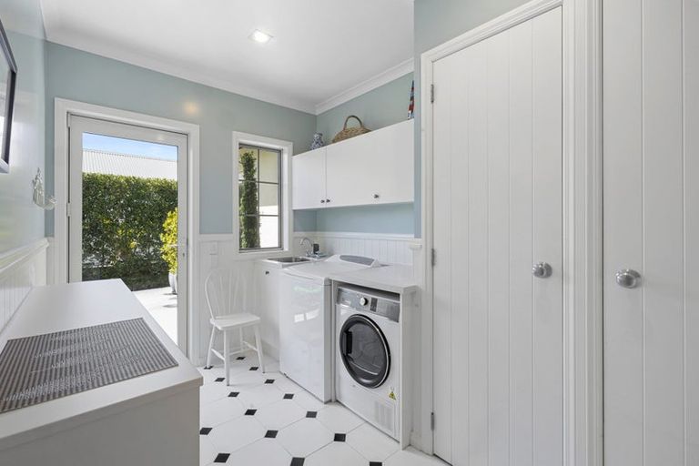 Photo of property in 8b Sampson Avenue, Waiwhakaiho, New Plymouth, 4312