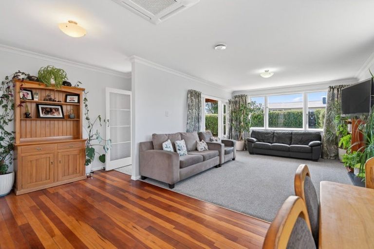 Photo of property in 27 Woodford Avenue, Brookfield, Tauranga, 3110