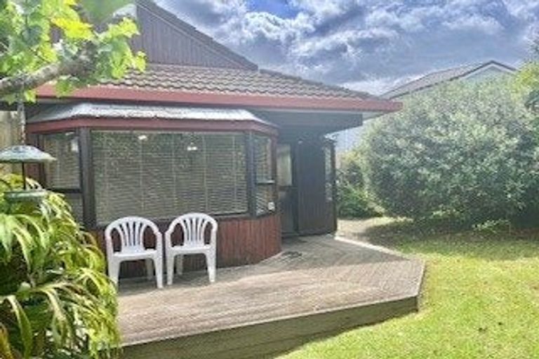 Photo of property in 1/20 Reid Road, New Lynn, Auckland, 0600