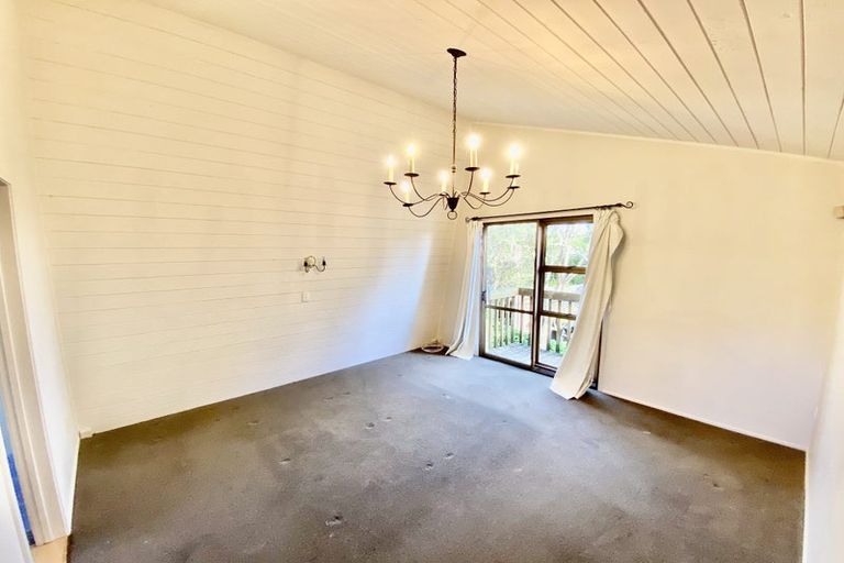 Photo of property in 11 Glenbush Place, Birkenhead, Auckland, 0626