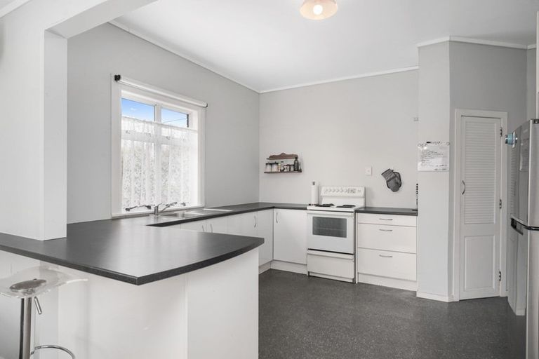 Photo of property in 22 Mako Mako Road, Levin, 5510