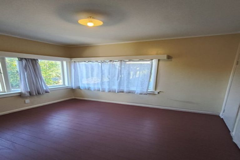 Photo of property in 14 Kokiri Street, Te Atatu South, Auckland, 0610
