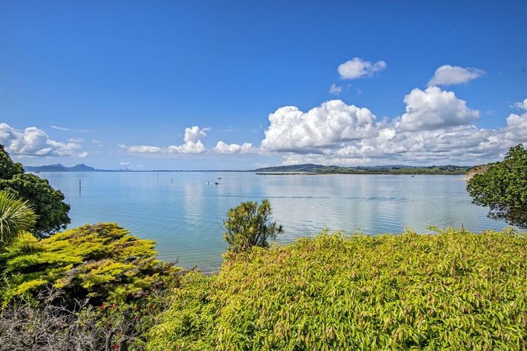 Photo of property in 182 Beach Road, Onerahi, Whangarei, 0110